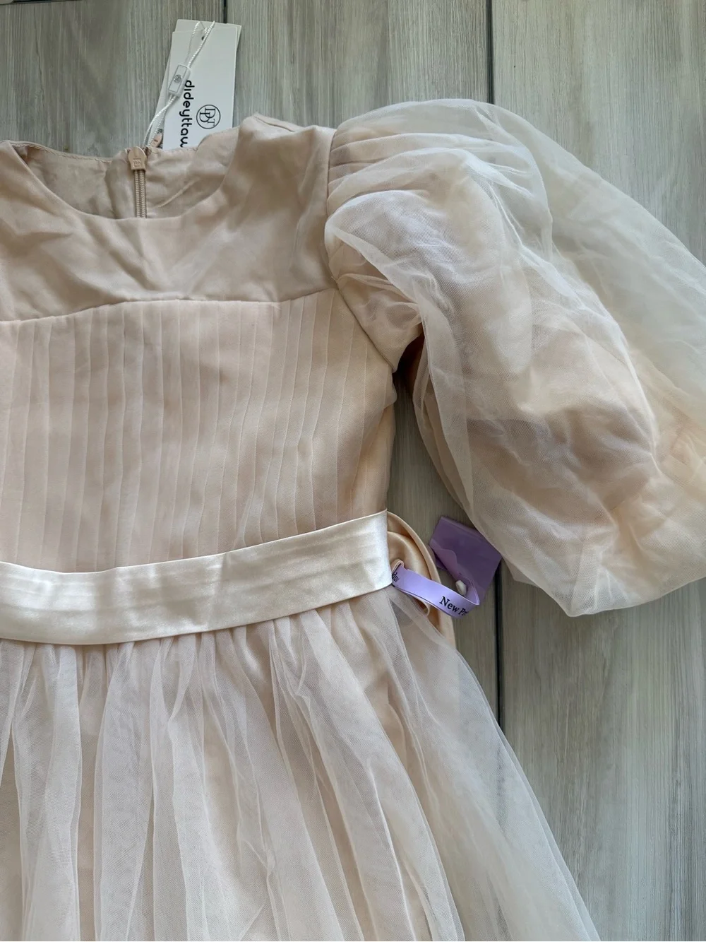 Dideyttawl Tulle Puffy Sleeve Flower Girl Dress Beige Various Sizes NWT